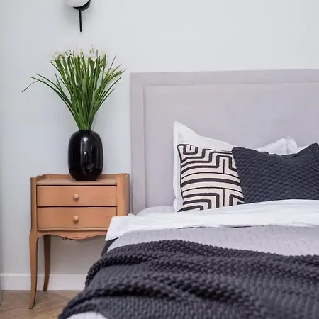 Explore The From Its Center In A Chic Balcony Apartment *