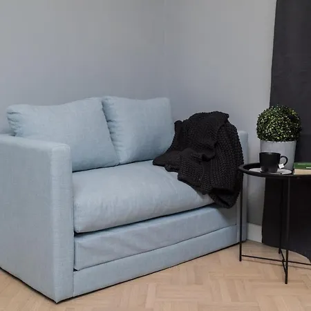 شقة Explore The From Its Center In A Chic Balcony