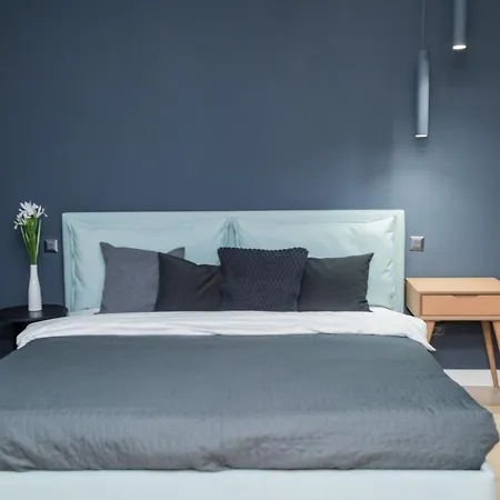 Explore The From Its Center In A Chic Balcony Apartment *